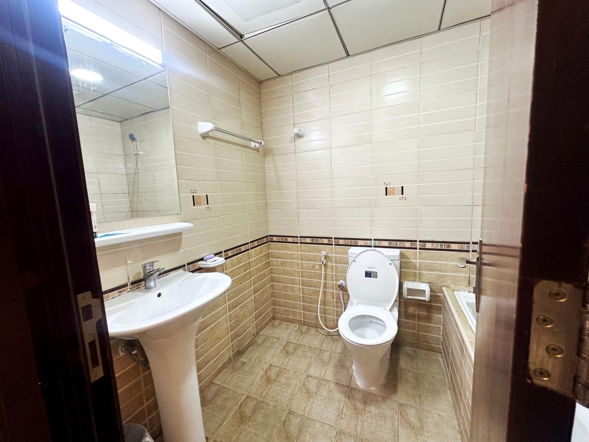 Quiet Partition Room In Tecom Barsha Heights ดูไบ ภายนอก รูปภาพ