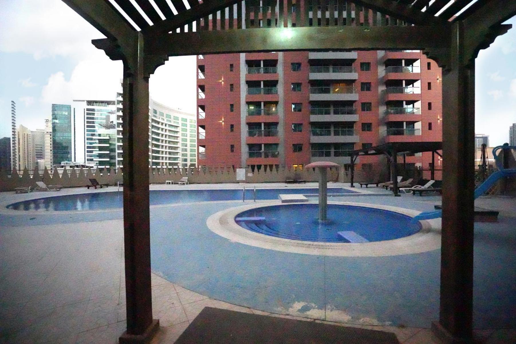 Quiet Partition Room In Tecom Barsha Heights ดูไบ ภายนอก รูปภาพ