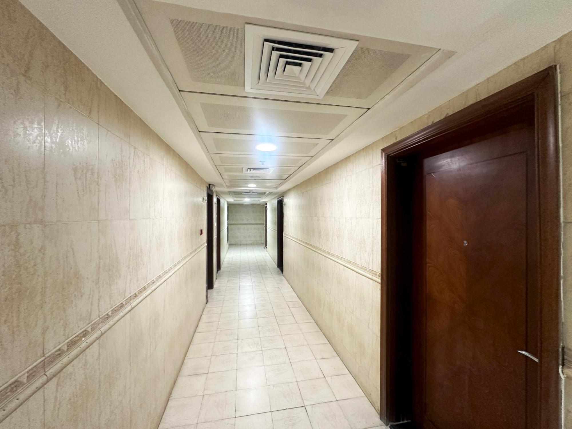Quiet Partition Room In Tecom Barsha Heights ดูไบ ภายนอก รูปภาพ
